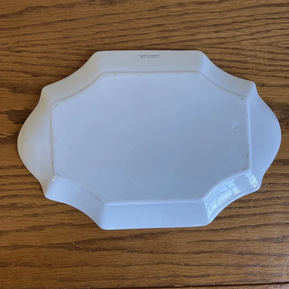 Vintage Victoria's Garden Holly Berry Plate Platter‎ 10.75